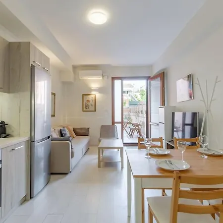 Corfu Duke's House Iii * Corfu (city)